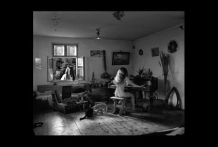 The women spanking the Piano before three Witnesses