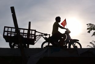 Sunrise, fishermen's village (Hoi An, Vietnam)