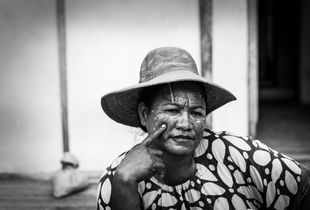 Woman with my hat, Tawabi