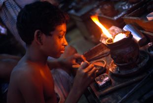 © 2014, Stephen Shames — Bangladesh. Works with gold.