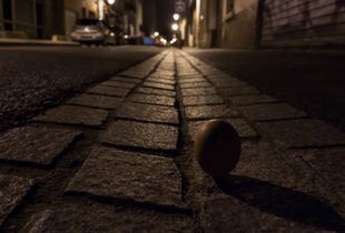 Ambulation of a confined egg part 1