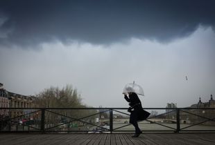 Gale on the pont des arts