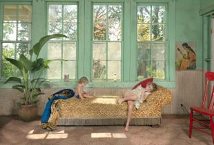 Chaise.