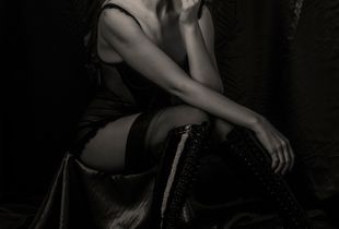 Saloon Girl