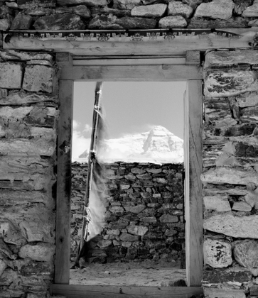 A door to Everest