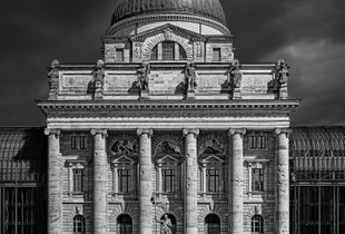 Monumental Scale-02