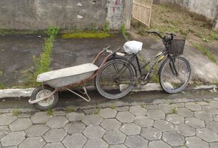 Creative Brazilian builder's utility transport