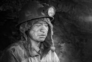 MINERO EN LA MINA DE POTOSÍ - BOLIVIA