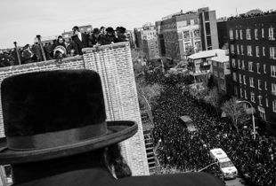 Funeral of the Skulener Rebbe