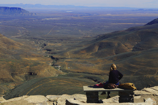 The escarpment / The central area of South Africa is a huge plateau called Karoo, a dry region with wide landscapes and blue skies.In some places the land rises abruptly from the lowlands of the coast like in the Tankwa River valley, where this escarpment is clearly visible.