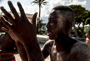 Ragazzi Harraga sulle spiagge Palermitane