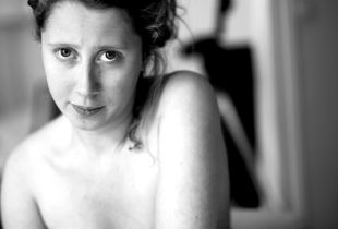 PICTURE OF A YOUNG WOMAN