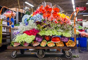 Flowers a la cart