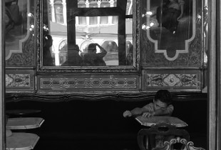 Bored children - San Marco Square - Venice - Italy