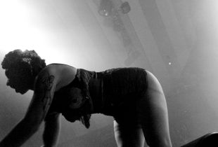 Unconventional Burlesque Beauty 1A  © Elisa Sturaro