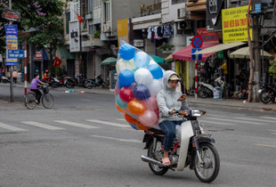 Hanoi Balloon Text, 2023