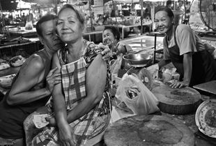 Market vendor family, Thailand
