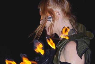 Fire dancers : De Oerspong