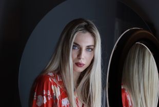 The girl with the kimono and the eclipse of the moon in her eyes.