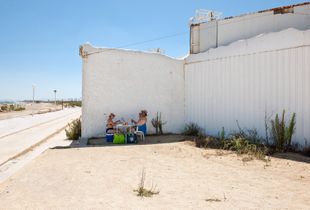 Valencia, Spain, 2010. From the series "The Contuinity of Man" © Nick Hannes