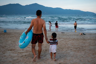 Father & daughter, Da Nang, Viet Nam