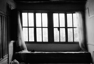 Arapkir, abandoned house  39°2’N 38°29’E