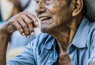 La povertà dai denti d'oro.
