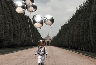 Fly Me To The Moon 1