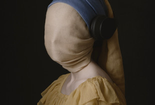 Lost pearl earring.