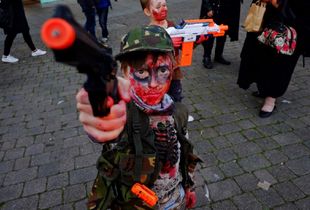 'Zombie got a Gun'