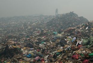 More than 2000 tons of garbage are dumped each day at the landfill Mbeubeuss in Dakar, Senegal. It is considered as one of the biggest open rubbish dumps in the world.