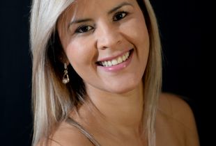 Brasileira Erica 1
