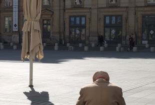 Le vieux et son ombre