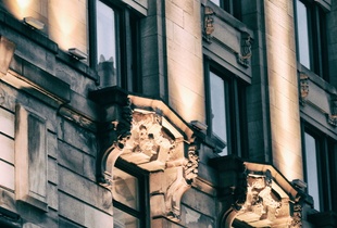 Detail: Bank on Rue Notre Dame