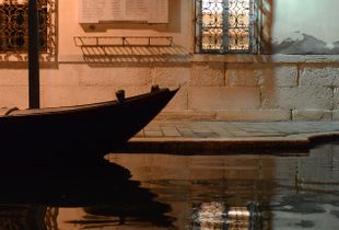 01 LIGHTS IN VENICE