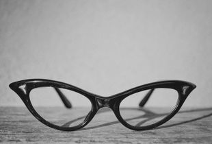 "Eyeglasses" © Lisa Blair