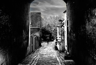 Alma Place - between numbers 10 and 11 High Street, Marlborough, Wiltshire, UK
