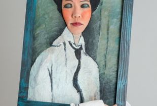 woman_in_a_black_tie