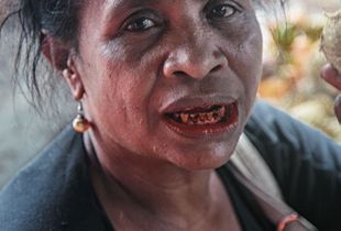 Mather working in the traditional market