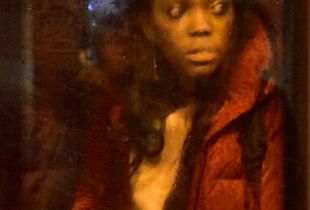 Unsettled girl. Euston, London NW1: 9 January 2017.