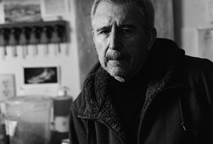 Oscar Aguliar-Olea, artist in studio