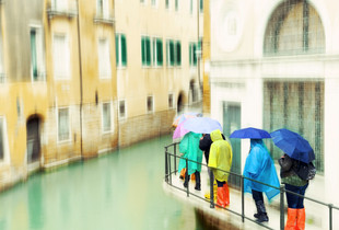 COLORFUL RAINY DAYS IN VENICE 01