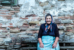 Woman with blue apron, Daia 2015