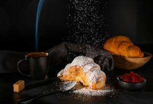 Black mood Breakfast - Croissant