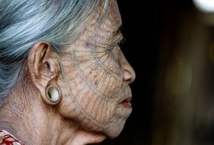 the pride of women chin #1/3