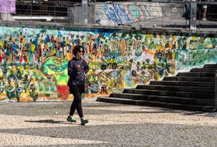 street photography and murals in Madrid