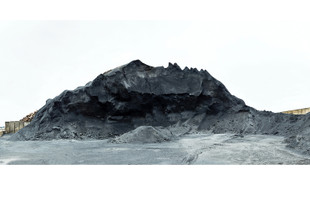 2018_series, #raw_material; Coalmountain; 200 cm x 100 cm; Digitalprint, framed