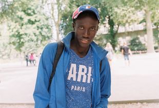 Suvenior Seller near Eiffel Tower