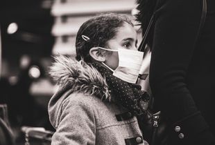 Regard d'enfant sur le confinement