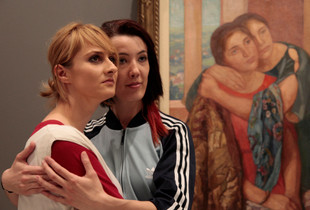 Curator Valentina Iancu & cultural manager Mihaela Cîrjan in front of the painting by Cecilia Cuțescu Storck, © National Museum of Art, Bucharest